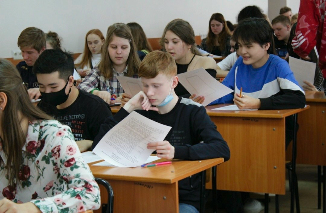 Школа 160 ученики. Ученицы из школы. Связали в школе. Школа 11 Новосибирск.